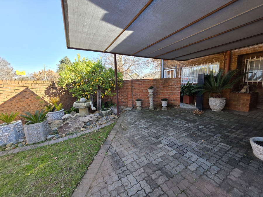 3 Bedroom Property for Sale in Naudeville Free State